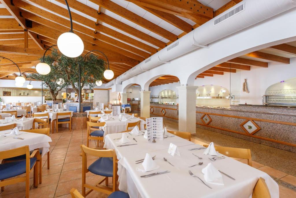 Restaurace v ubytování Royal Son Bou Family Club
