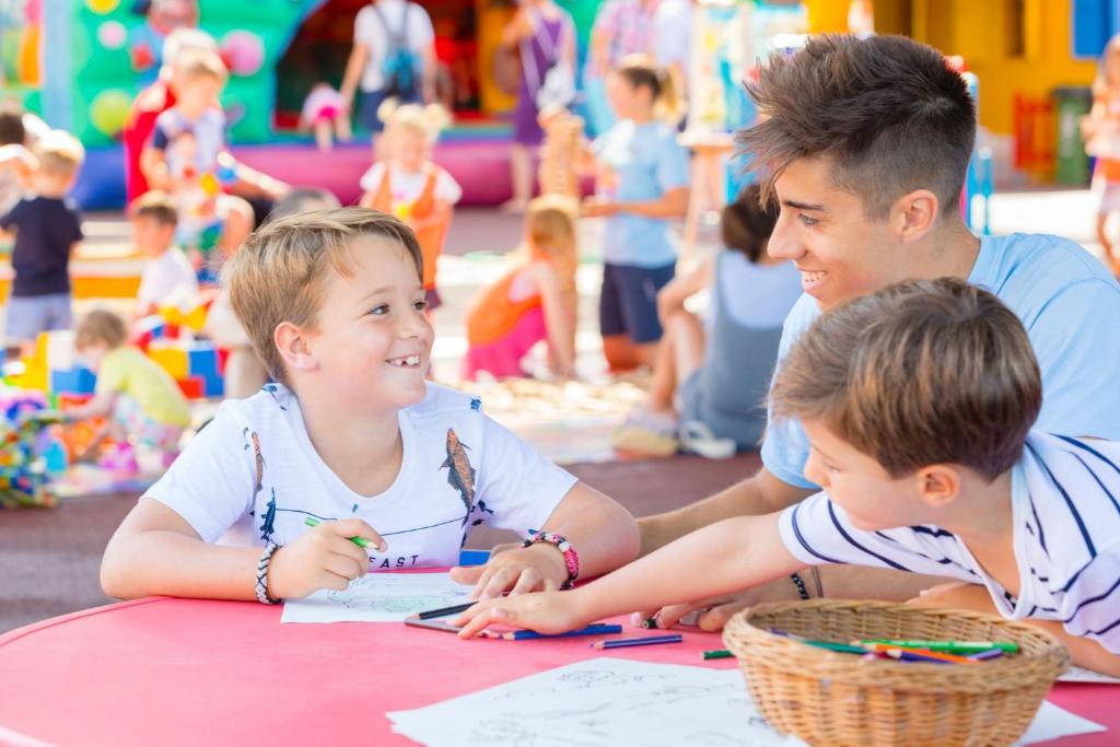 Děti v ubytování Royal Son Bou Family Club