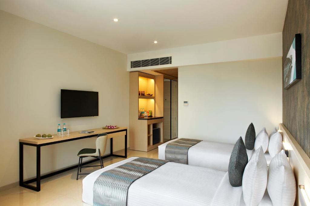 TV a/nebo společenská místnost v ubytování Click Hotel Bangalore - International Airport