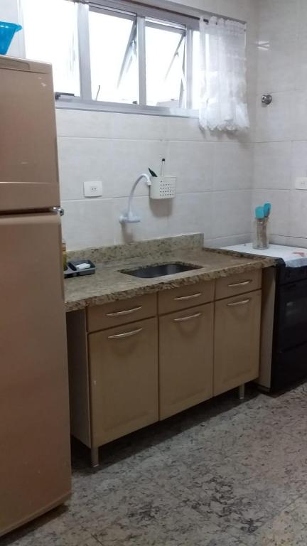  Apartamento Guarujá - Enseada - máx 10 pessoas - 400 metros da praia
