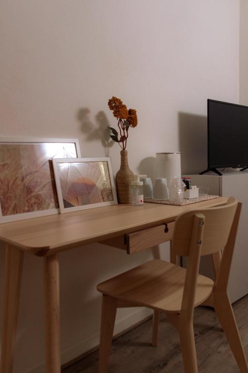 A television and/or entertainment centre at Sunrise