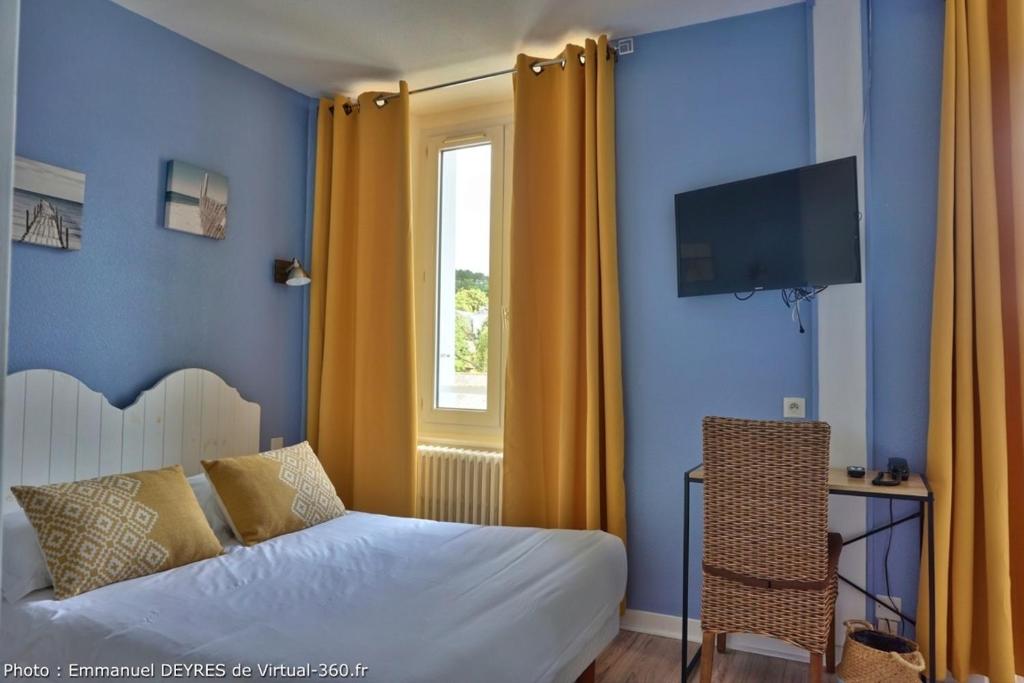TV a/nebo společenská místnost v ubytování Queen Serenity Hotel