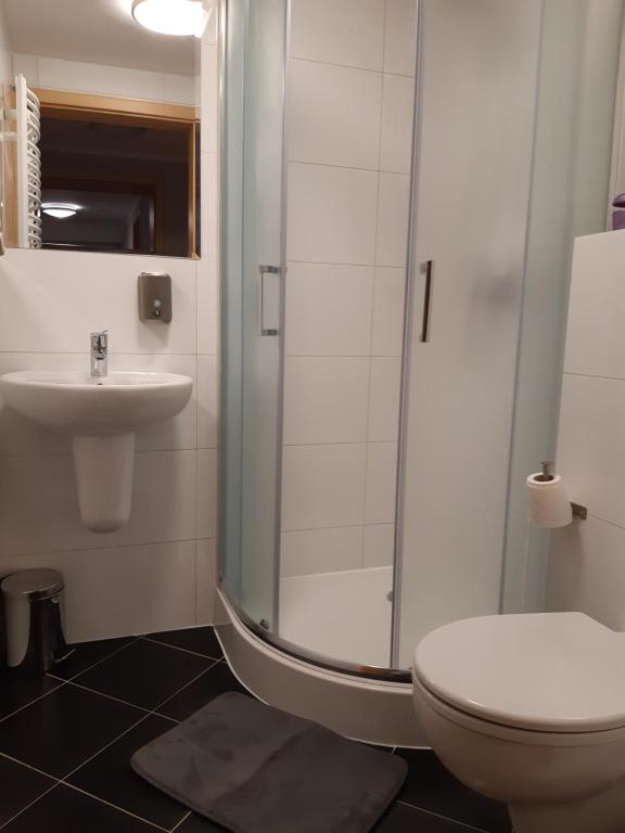 Kúpeľňa v ubytovaní SZWEDZKA22 PL Premium Rooms