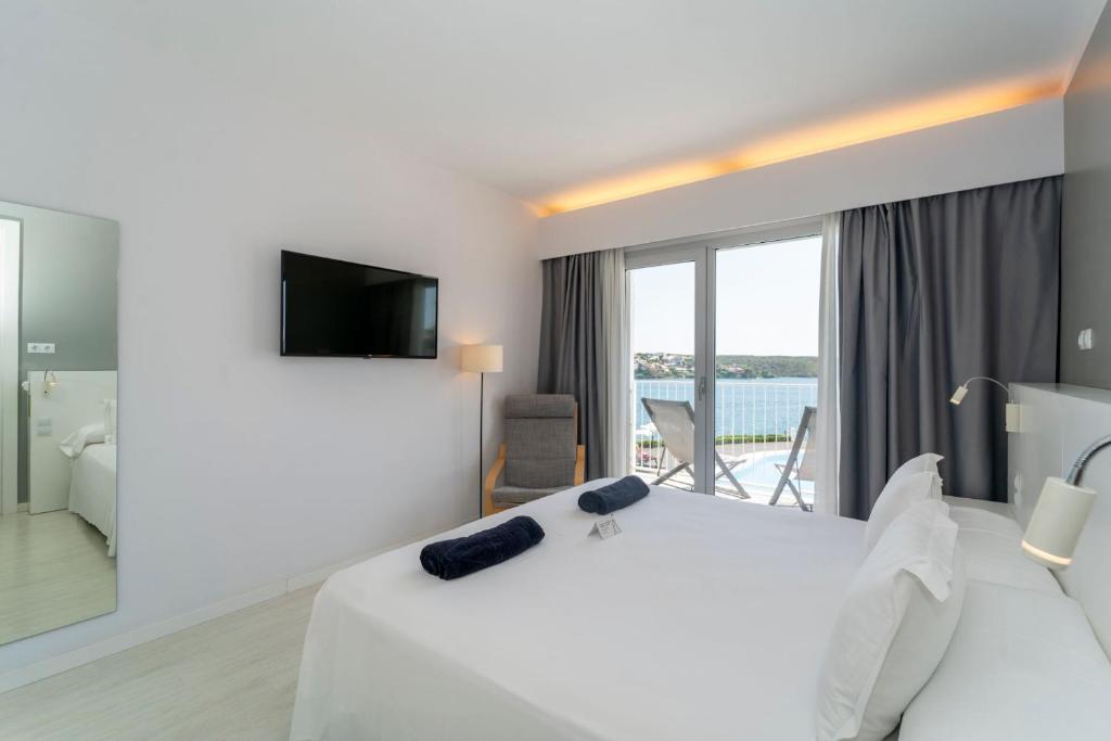 ARTIEM Carlos - Adults Only, Es Castell – Updated 2023 Prices