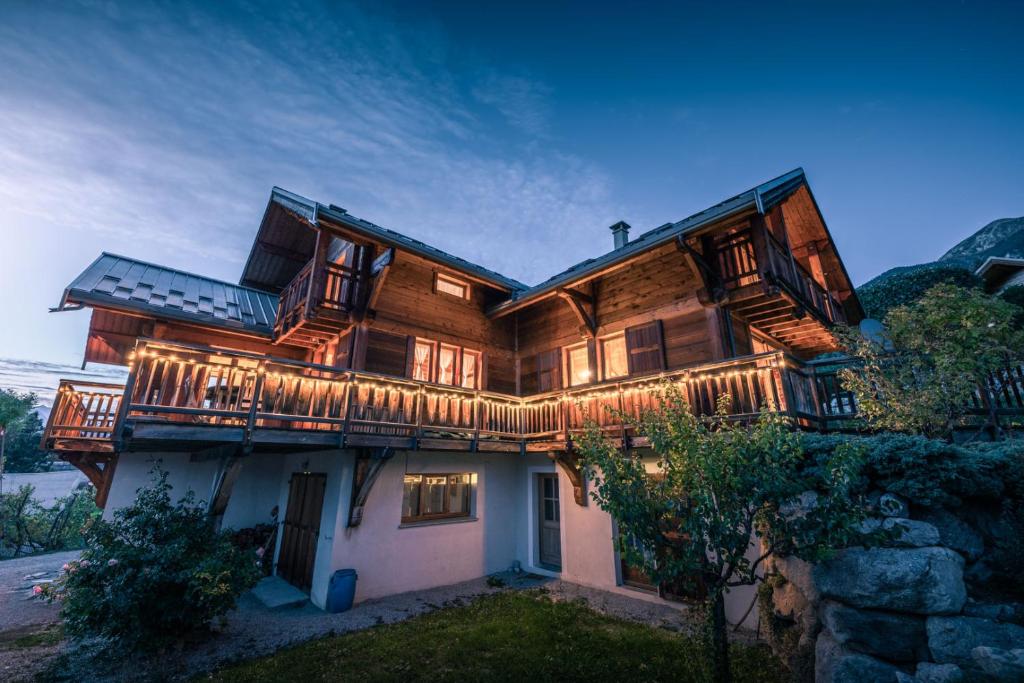 Chalet Hibou, large chalet with mountain views and close to slopes - 木屋