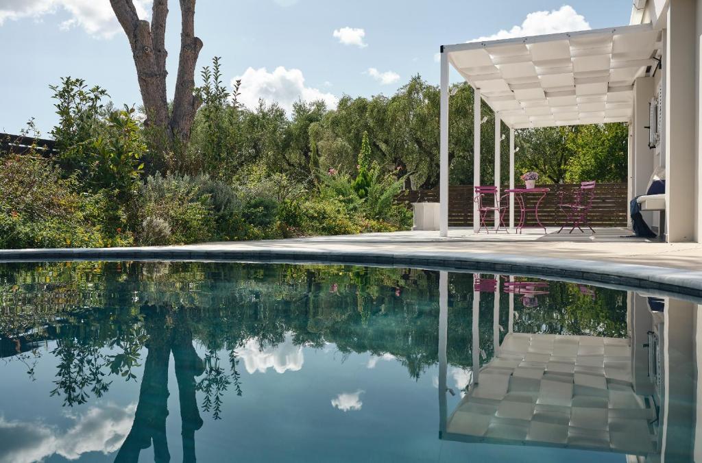 Πισίνα στο ή κοντά στο Villa Matina