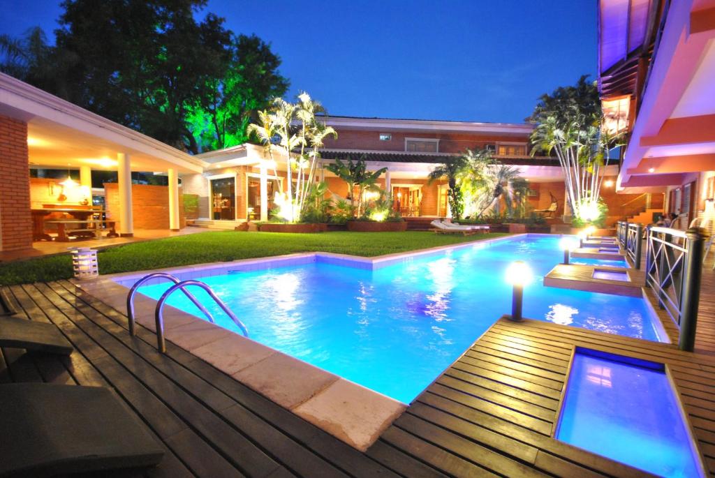 Bazén v ubytování Villa Floreal Hotel Boutique nebo v jeho okolí