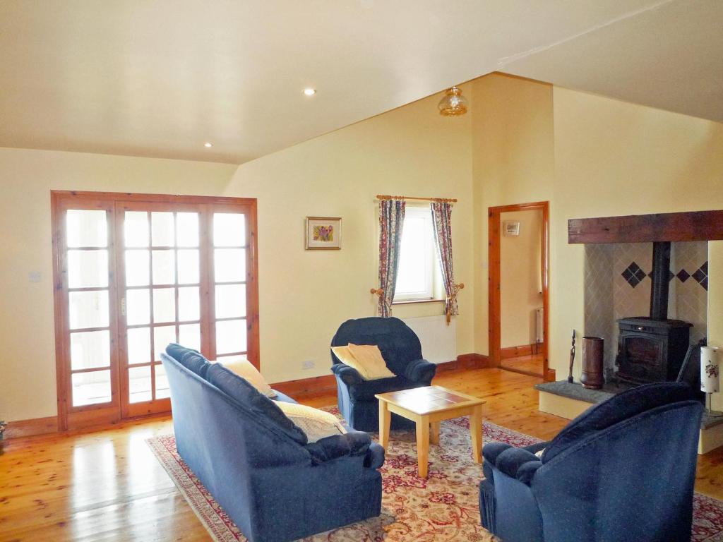 Posezení v ubytování Allaghee Mor St Finians Bay by Trident Holiday Homes