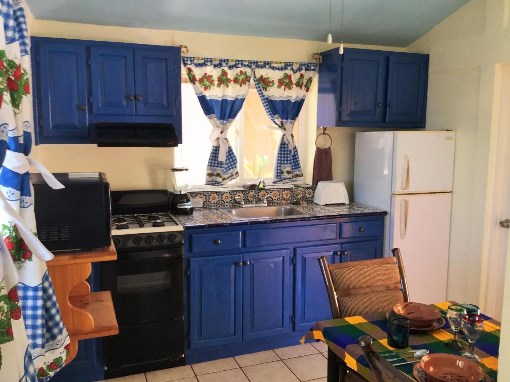 Coco Cabañas and Casitas Vacation Rentals - Deluxe Bungalow With Garden View