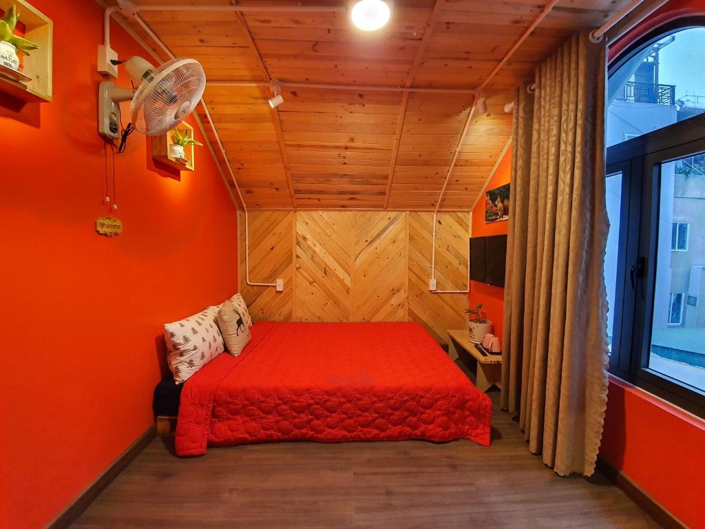 Lightning House 2 - 6