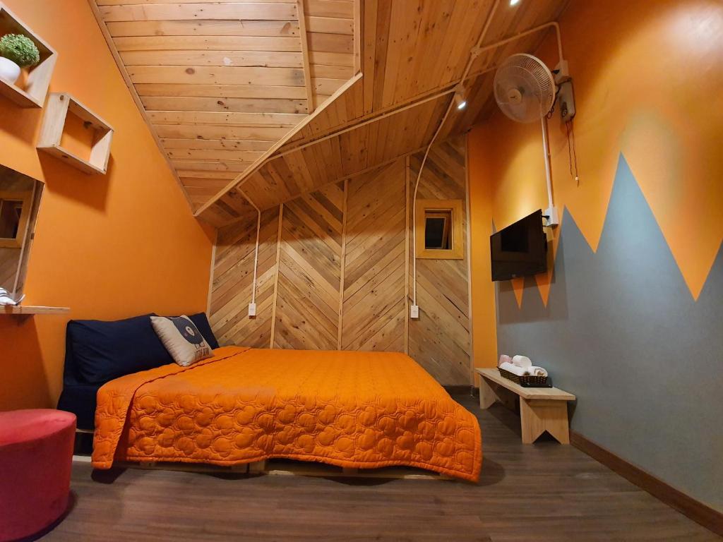 Lightning House 2 - 7