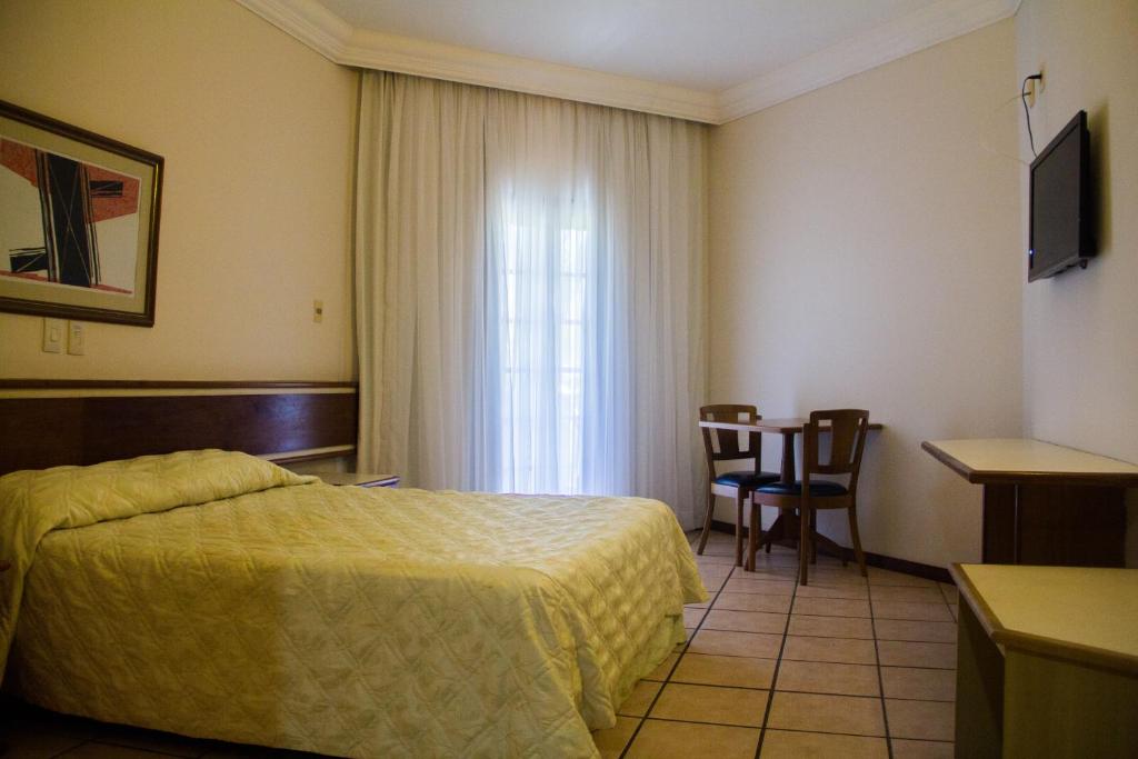 Catussaba Resort Hotel - Sala Maestra Con Vista A La Piscina