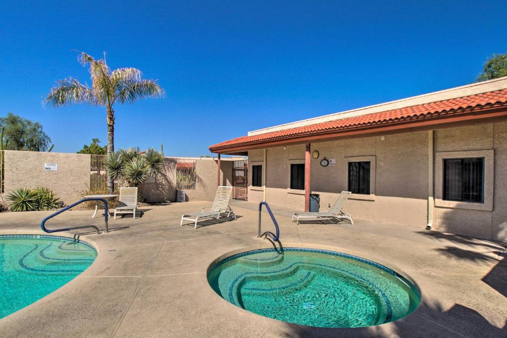 Kolam renang di atau dekat dengan Quiet Retreat about 5 Mi to Lost Dutchman State Park!
