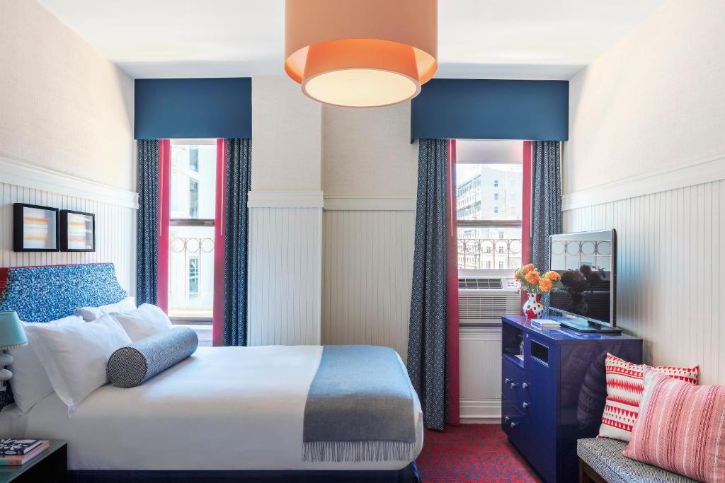 Hotel Triton - 