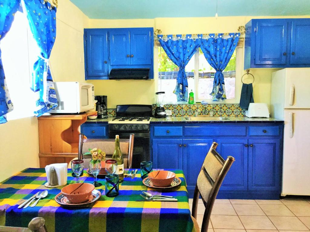 Coco Cabañas and Casitas Vacation Rentals - Deluxe Bungalow With Garden View