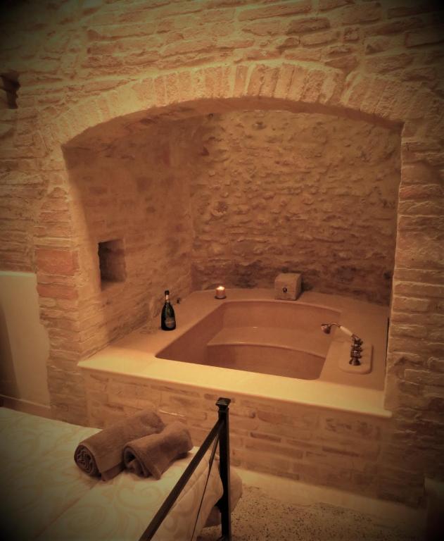 A bathroom at La Scalinata Apartment