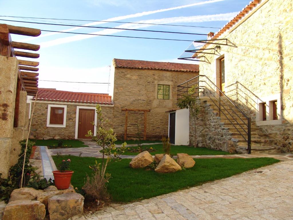 Um jardim no exterior de Casa Santa Catarina