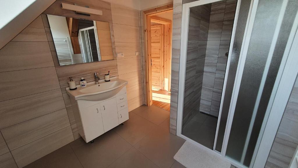 Koupelna v ubytování Apartmány Orlice