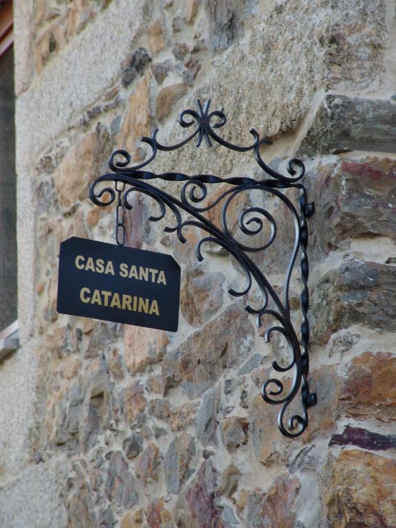 Um certificado, prmio, placa ou documento mostrado em Casa Santa Catarina