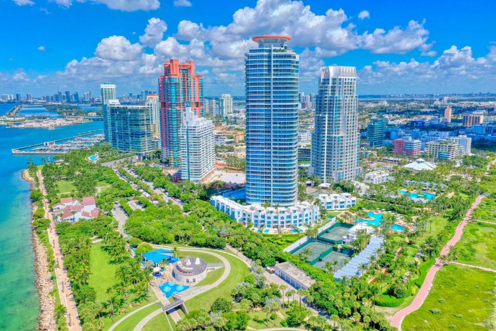 Nespecifikovaný výhled na destinaci Miami Beach nebo výhled na město při pohledu z hotelu