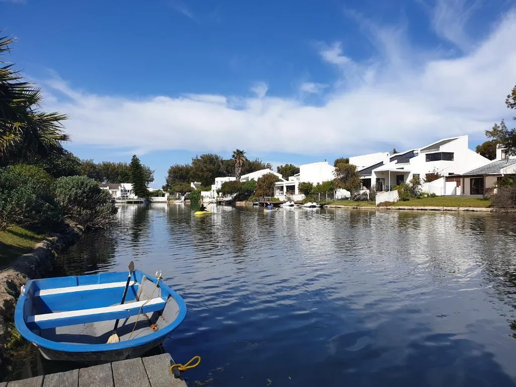 Boutique Accomodation on the water in Marina da Gama, Muizenberg, Cape Town, Cape Town, Africa de Sud