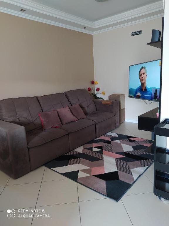  Apto Jairo e Eliane com 03 quartos e garagem interna
