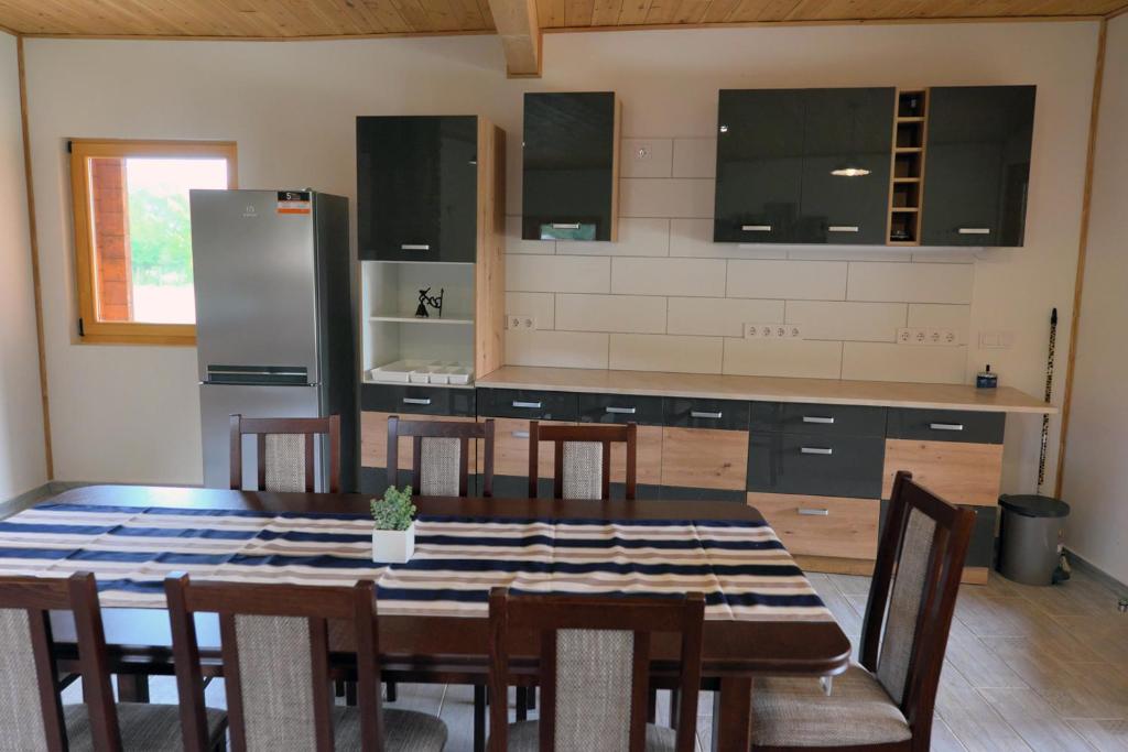 Kuchyňa alebo kuchynka v ubytovaní Majorka Vendégház