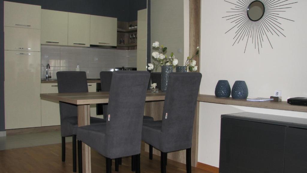 Kuchyň nebo kuchyňský kout v ubytování Apartments B&S Lux