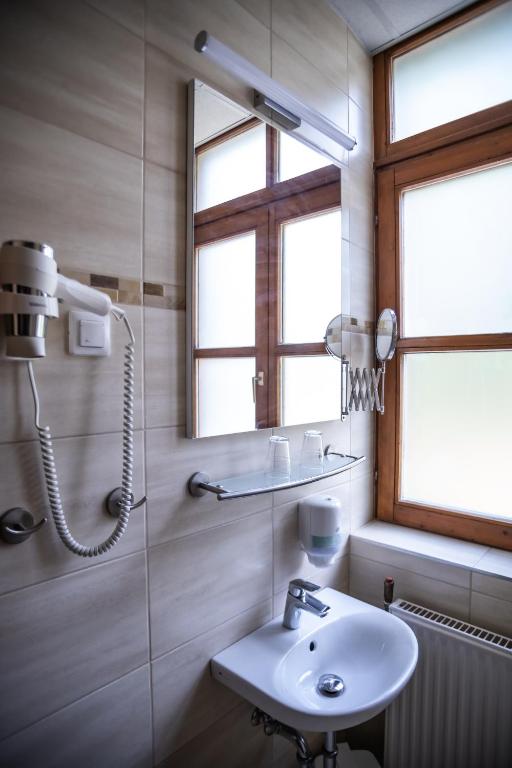 Koupelna v ubytování 4 Évszak Hegyihotel