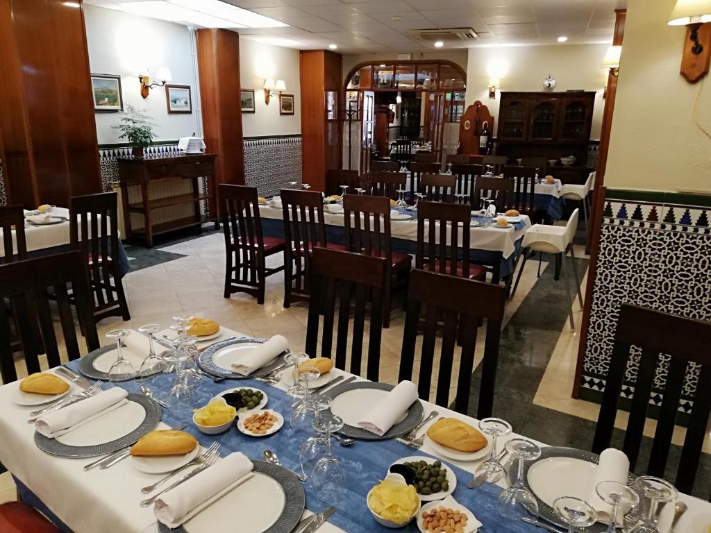 Restauracja lub miejsce do jedzenia w obiekcie Hosteria de Rafi
