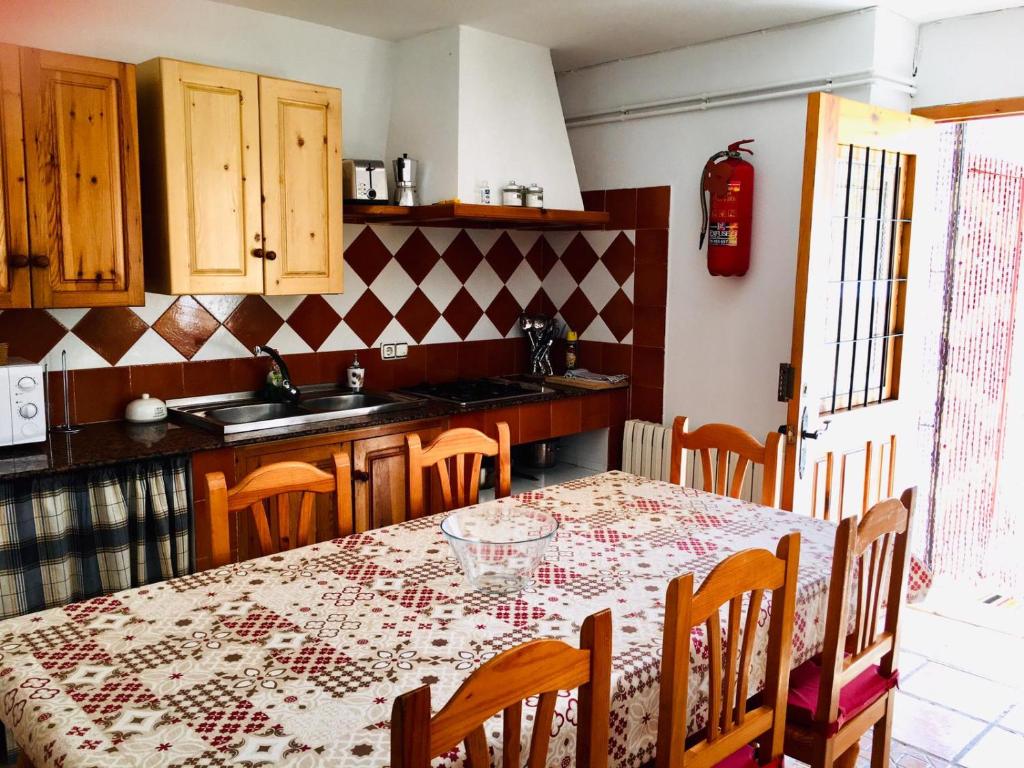 A kitchen or kitchenette at CORTIJO VIANA LA SAGRA