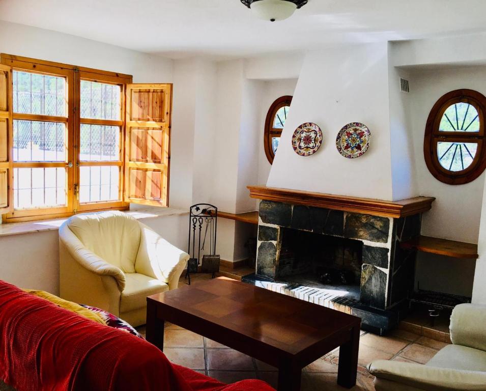 A seating area at CORTIJO VIANA LA SAGRA