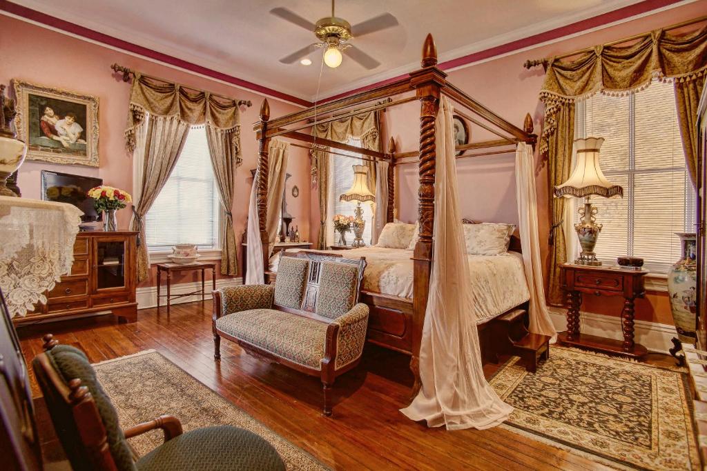 McMillan Inn - Lincoln Queen Salle 2