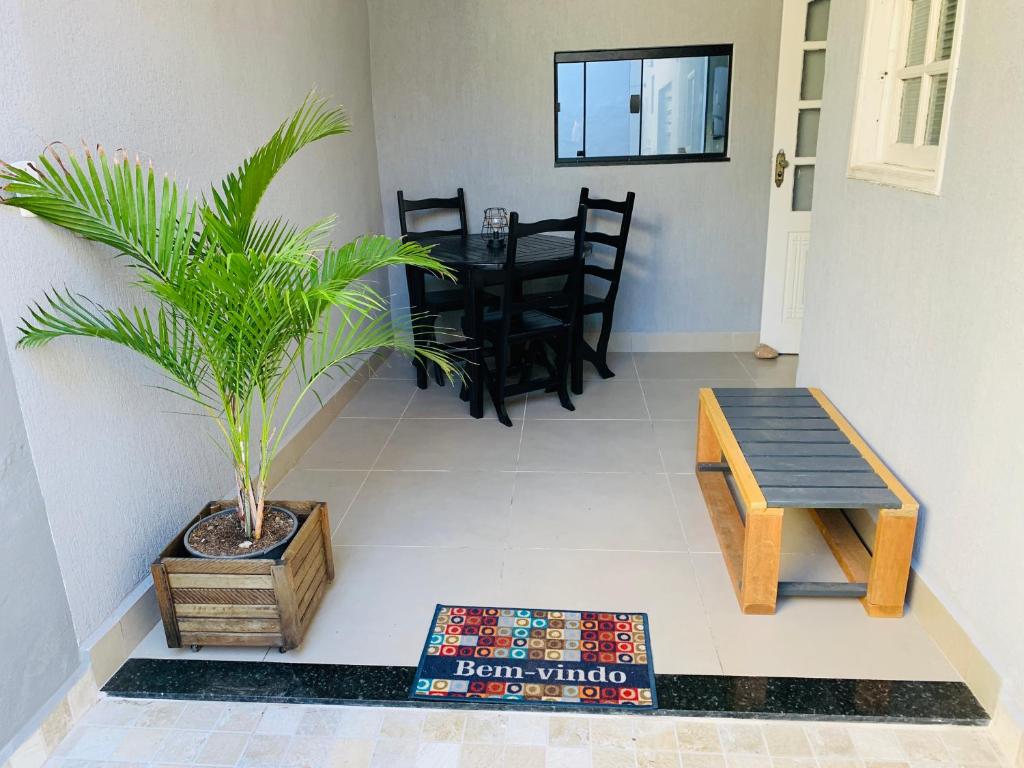  Casa com ótima localização próxima a praia grande.