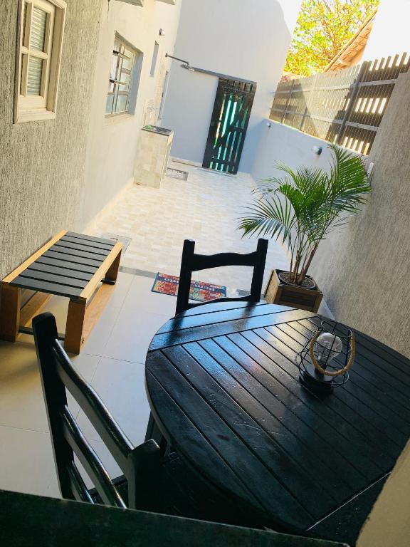  Casa com ótima localização próxima a praia grande.