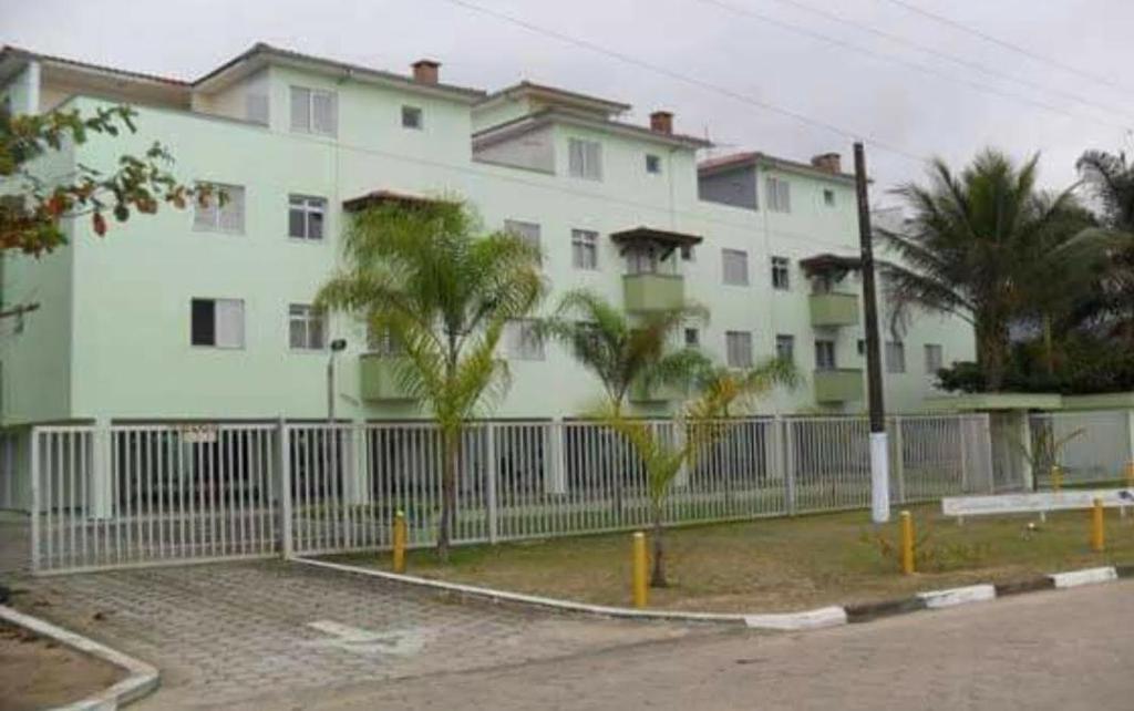  Apartamento em Ubatuba em Condominio de frente para o mar