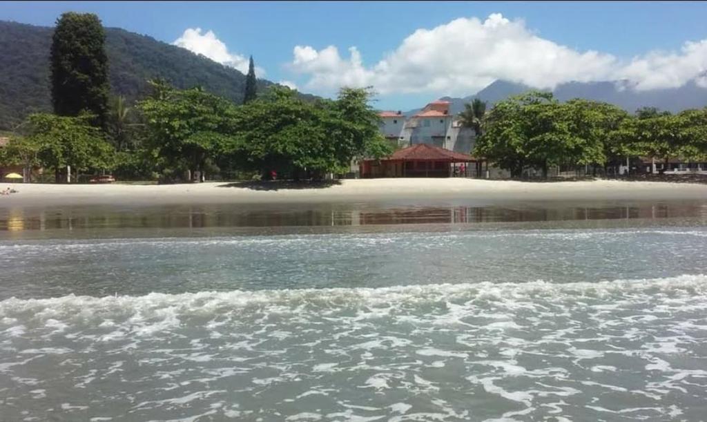  Apartamento em Ubatuba em Condominio de frente para o mar