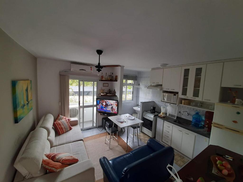  Apartamento em Ubatuba em Condominio de frente para o mar