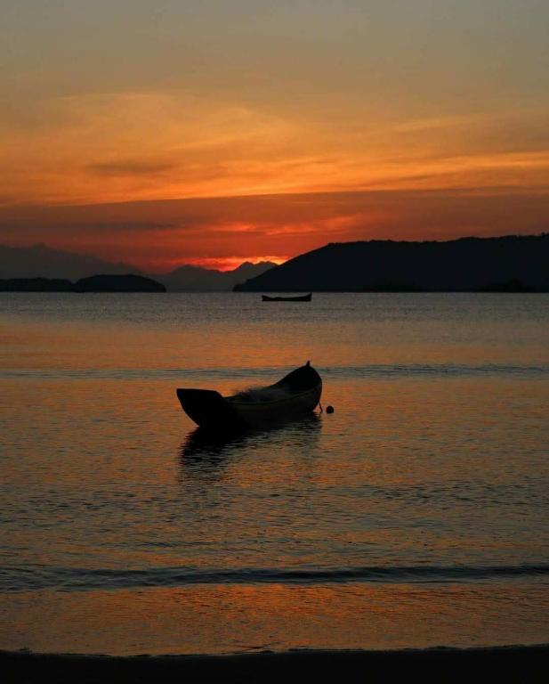  Apartamento em Ubatuba em Condominio de frente para o mar