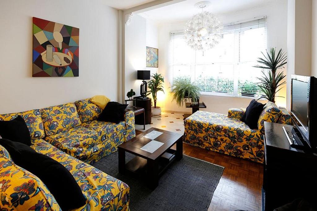  Estiloso 3 quartos para 6 pessoas no posto 5 em Copacabana!