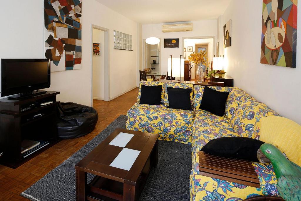  Estiloso 3 quartos para 6 pessoas no posto 5 em Copacabana!