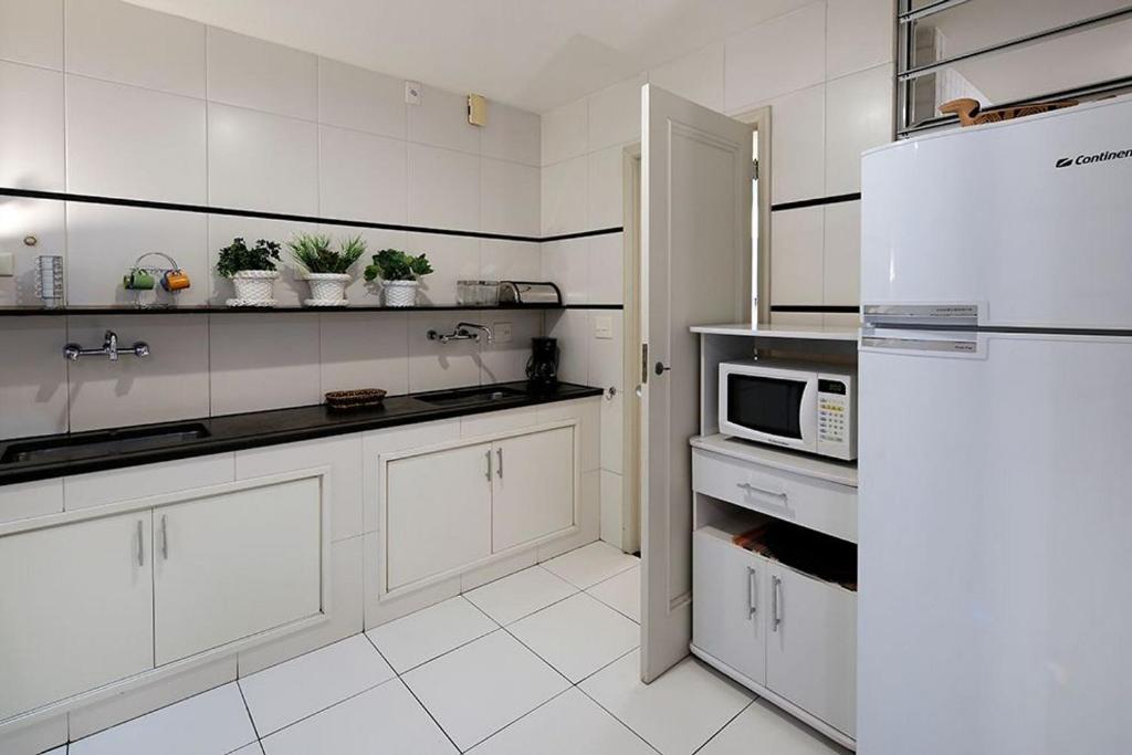  Estiloso 3 quartos para 6 pessoas no posto 5 em Copacabana!