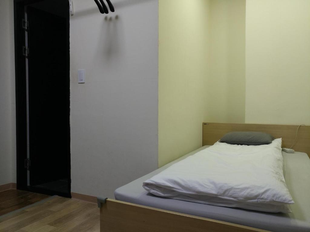 Sokcho & Guesthouse - Habitación Gemela Con Baño Privado
