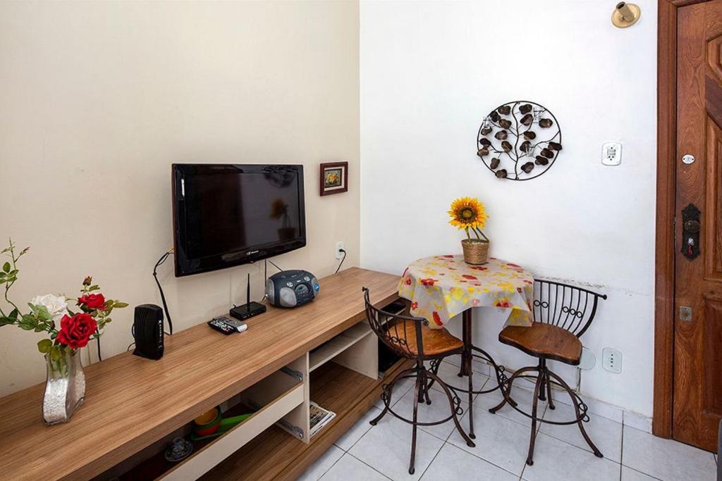  Studio simples e economico no posto 4 em Copacabana!