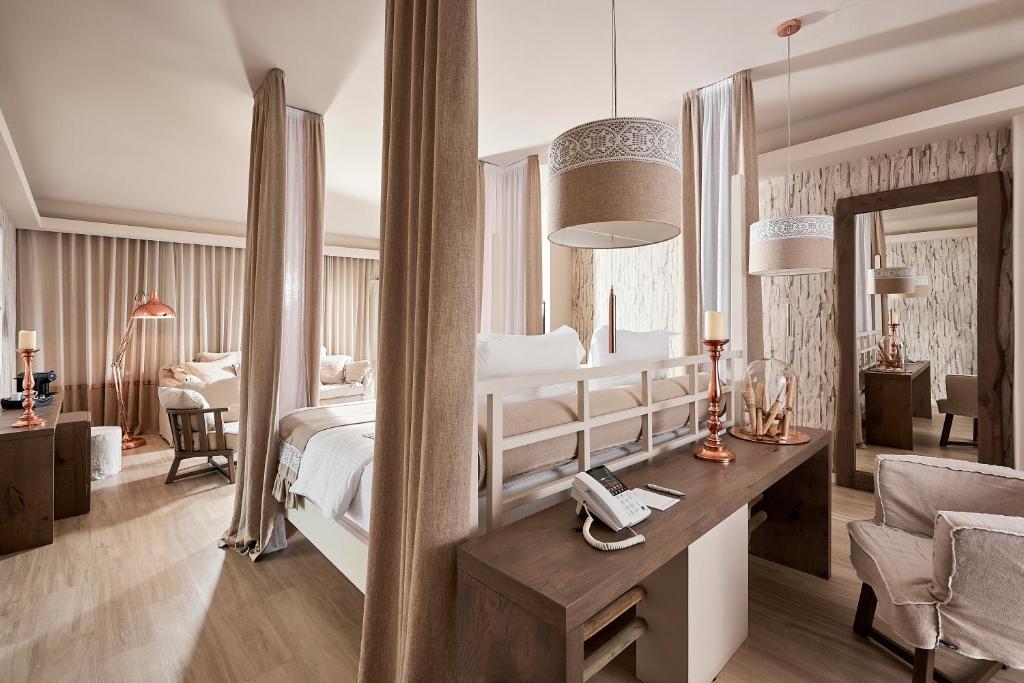 Palladium Hotel - 