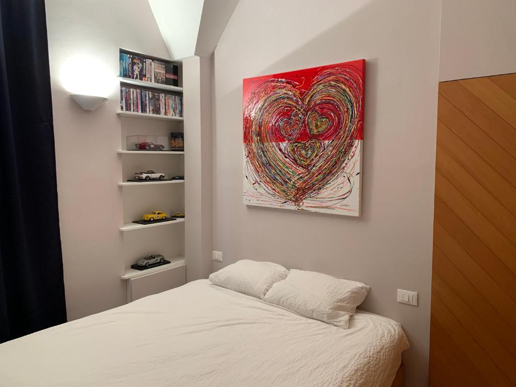 Postel nebo postele na pokoji v ubytování Suite Apartment in MC Center, 5min walk to Casino & the Port and 1min from underground train station