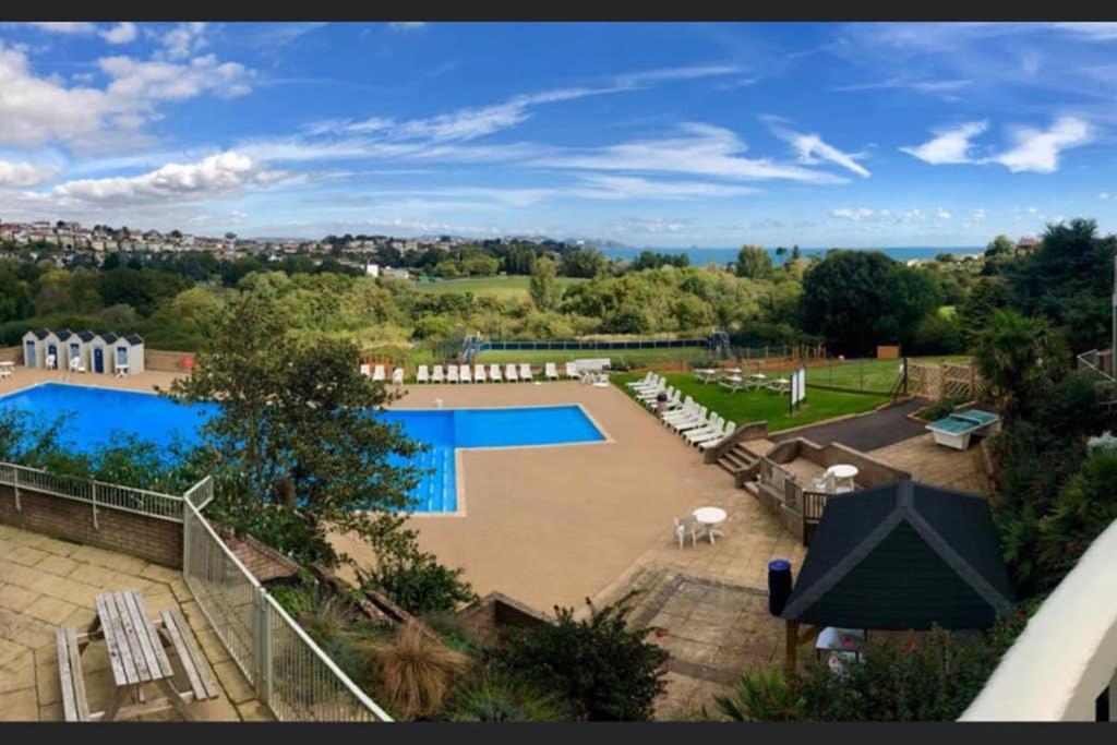 Φωτογραφία από το άλμπουμ του RETRO LUX GETAWAY BY THE SEA W/POOL, GYM & VIEWS σε Paignton