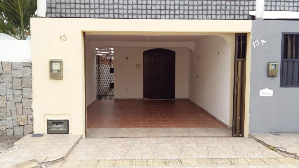  Casa 2/4 confortável próximo a Ponta Negra