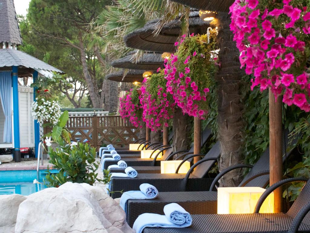 Bazén v ubytování Milton Boutique Hotel - Adults Only nebo v jeho okolí