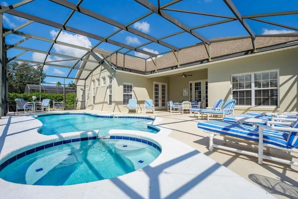 Mickeys Floridian - Luxurious Family 5 Bedroom with Pool, SPA, Games Room, GYM Equip & BBQ,5 Mins Disney, Orlando (FL), United States